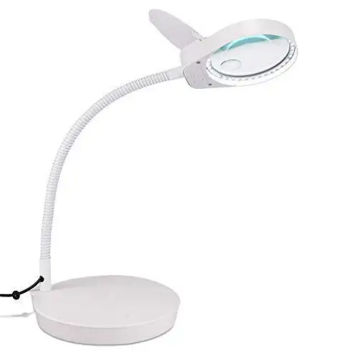مصباح مكبر مع حامل